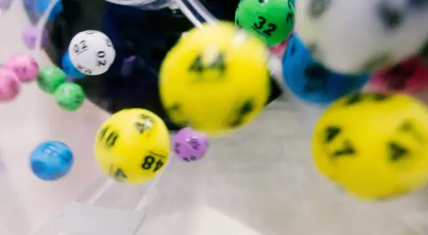 Gdzie padła szóstka w ostatnim losowaniu lotto? Sprawdź wyniki teraz