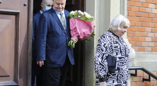 Kim jest żoną Adama Glapińskiego? Historia ich małżeństwa i kontrowersje.